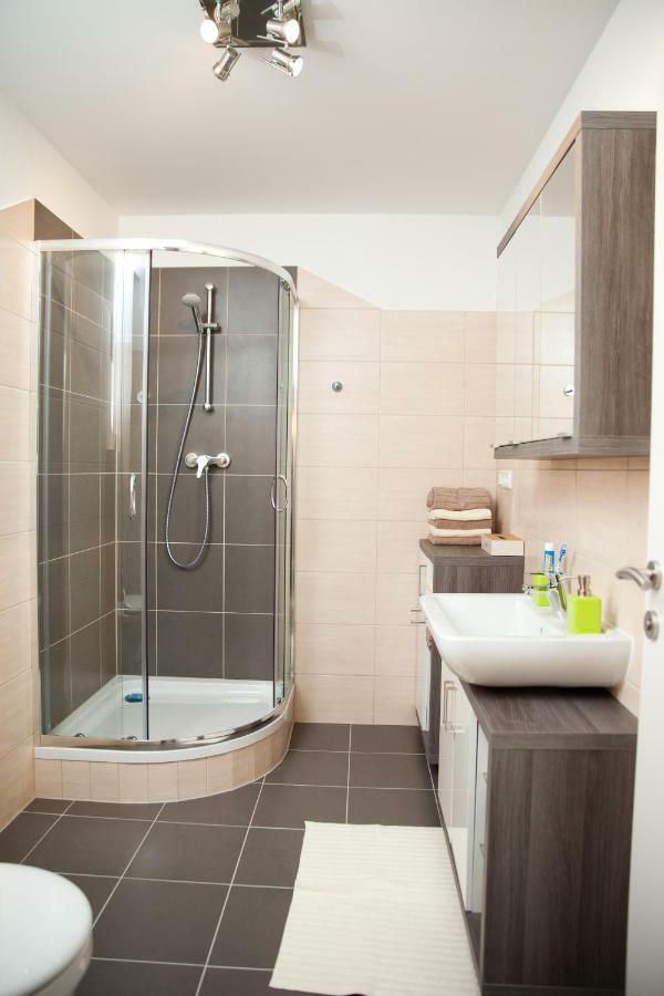 Haus Rosy Ferienwohnung สตูเบนเบิร์ก ภายนอก รูปภาพ