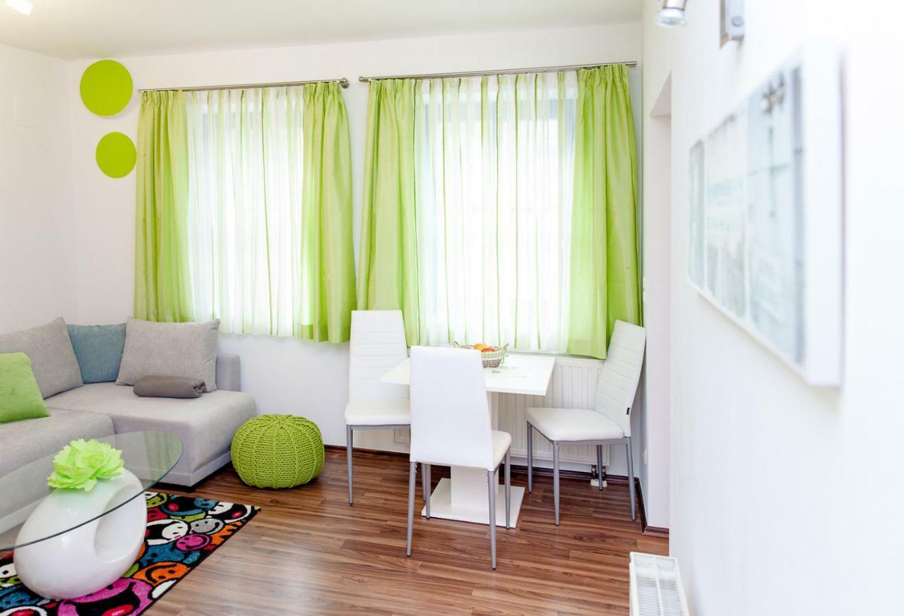 Haus Rosy Ferienwohnung สตูเบนเบิร์ก ภายนอก รูปภาพ